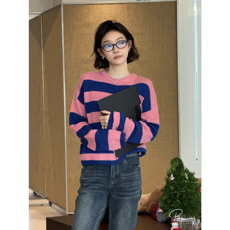 TXB “芭乐粉”100羊毛撞色宽条纹舒适亲肤落肩圆领针织衫XB-7822