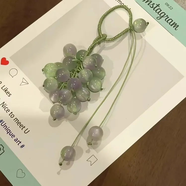 森系ins风光变色串珠葡萄挂件手工编织精致包挂件钥匙扣手机挂件