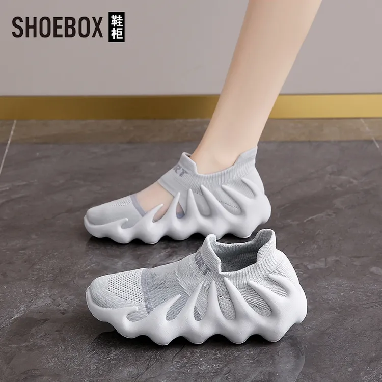 达芙妮集团飞织网面透气运动鞋女八爪鱼健身房瑜伽室内外专用鞋