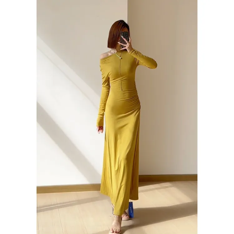 温柔风针织连衣裙女秋冬收腰修身内搭打底裙垂感风情万种长裙