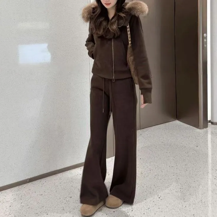 2025年秋冬新款时尚潮流套装女连帽毛领外套窄版百搭宽松休闲裤
