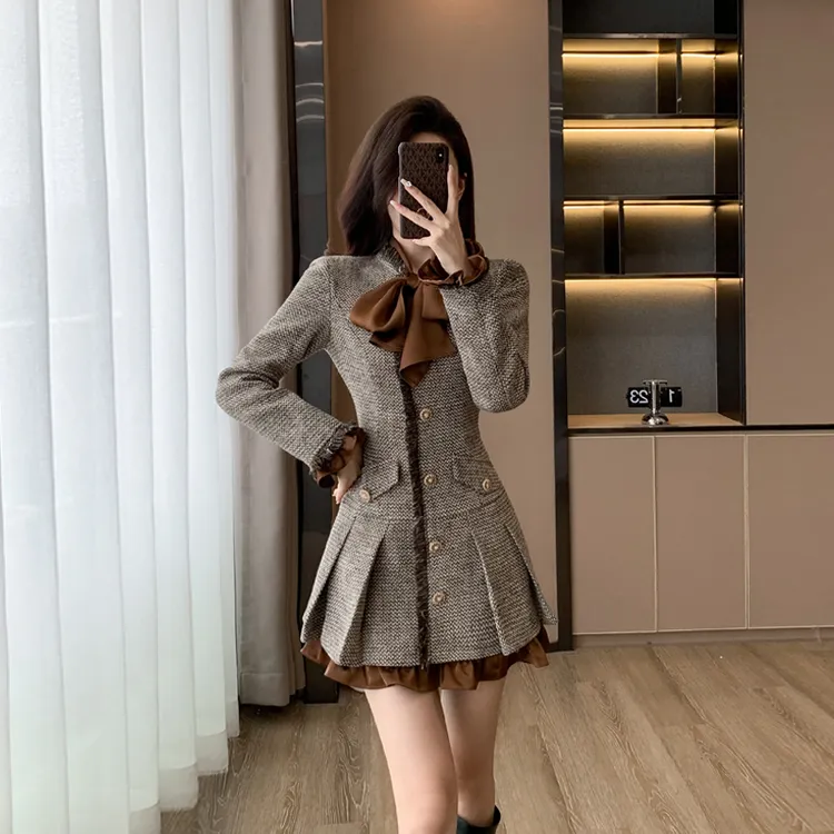 新款法式公主袖拼接连衣裙复古高腰气质短款名媛秋季格子时尚秋冬