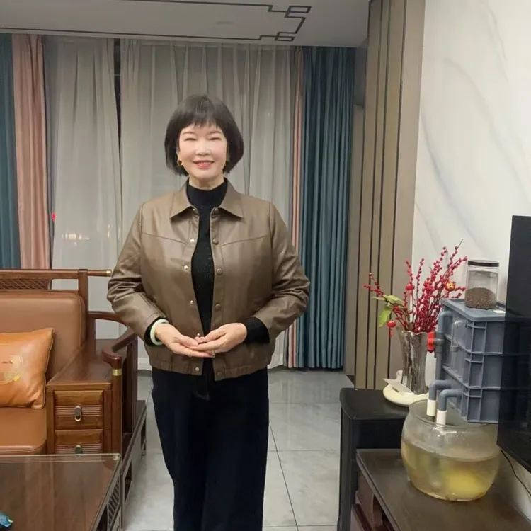 D512153中老年装翻领加绒皮衣外套