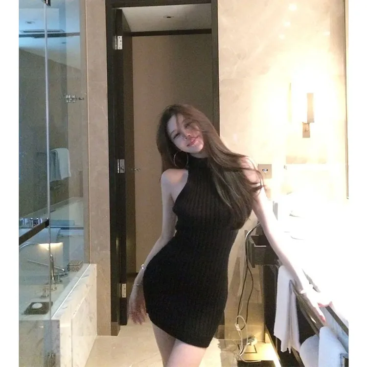 纯欲针织背心连衣裙女辣妹性感无袖气质裙子秋季修身显瘦包臀短裙