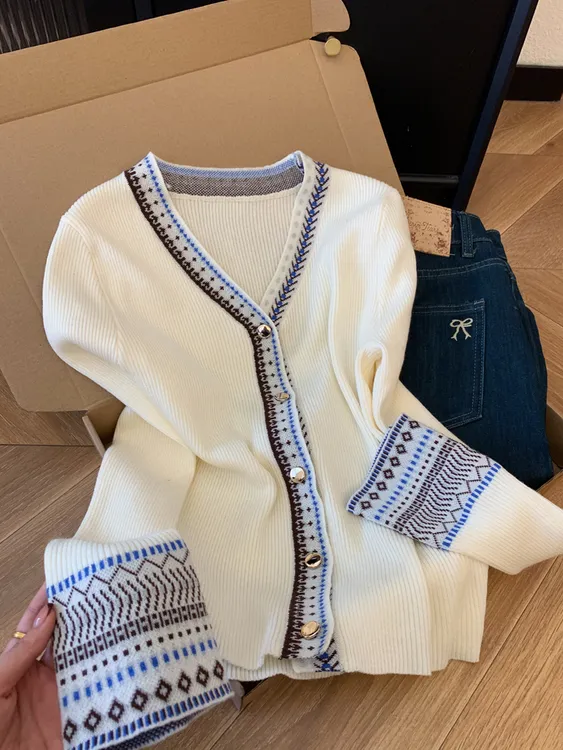 复古民族风设计感提花针织衫毛衣外套女2025秋冬新款温柔分上衣潮