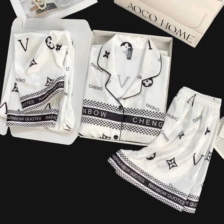 字母印花夏新款短袖女凉爽带胸垫冰丝睡衣透气家居服可外穿三件套