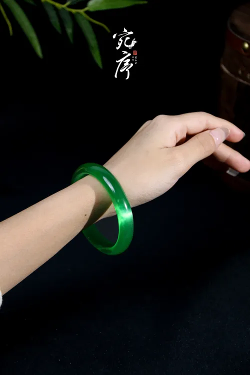 非金属仿水晶手镯 碧绿猫眼玉镯高冰透百搭气质款手镯镯子送礼盒