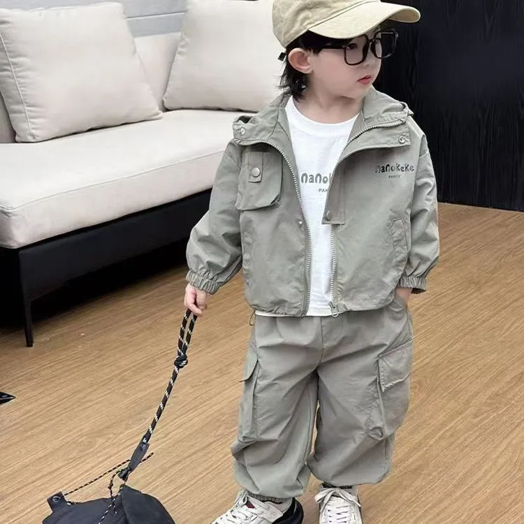 男童连帽风衣外套套装2025春秋新款儿童休闲洋气束脚工装裤两件套