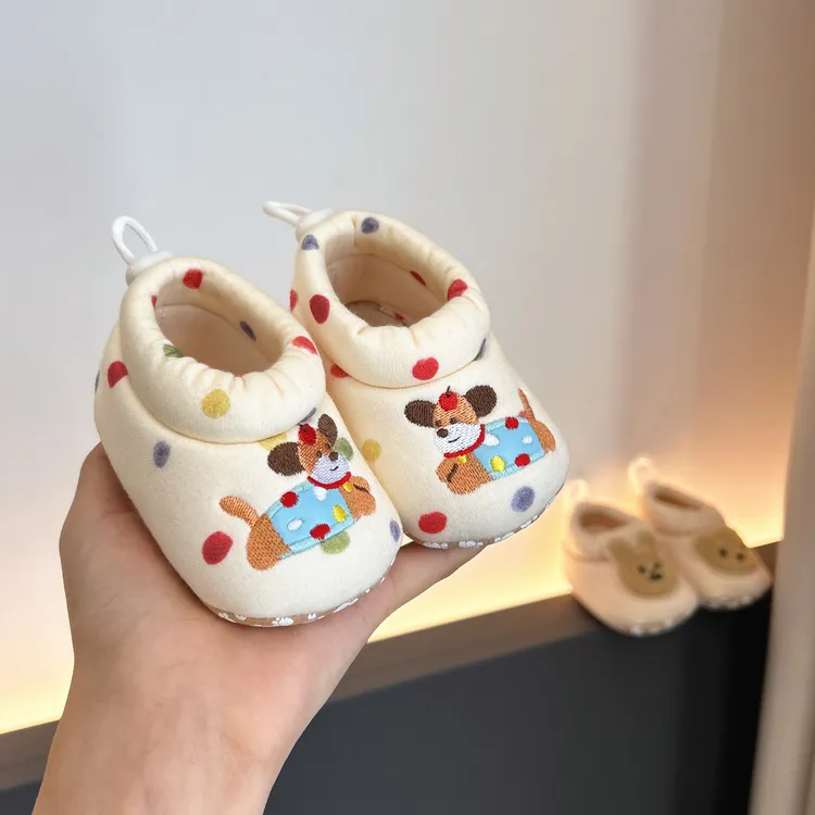 春秋冬季婴儿步前鞋0-1岁3-6-9个月男女宝宝软底学步新生不掉鞋袜