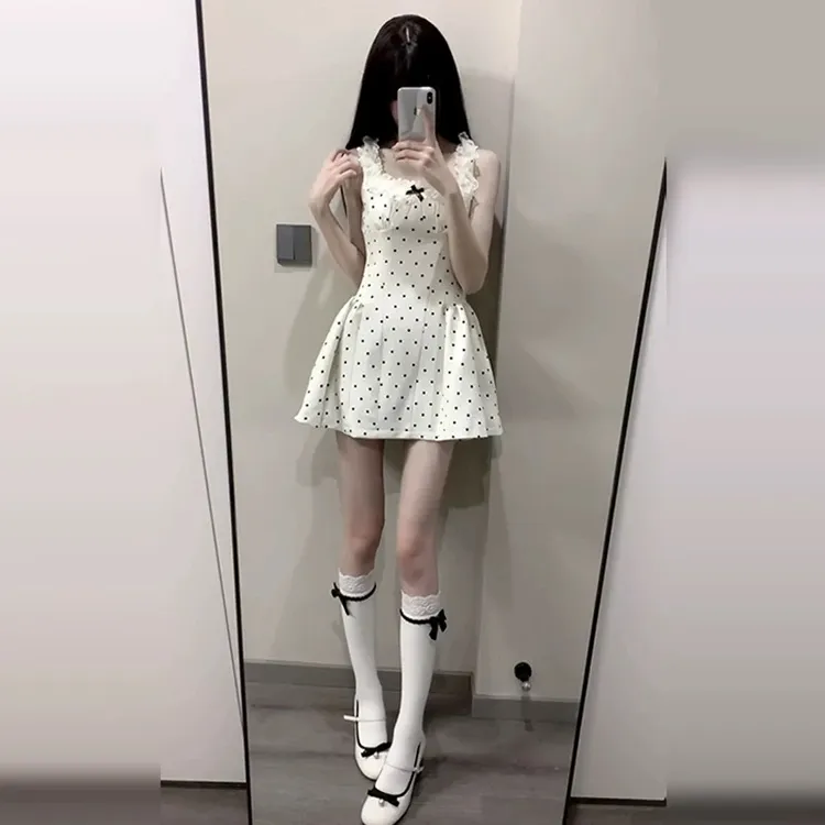 2025新款Mejiu蜜九纯爱烟火修身纯欲甜辣收腰设计感连衣裙