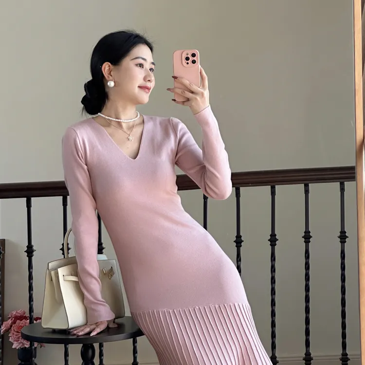 法式气质V领针织长裙女2025秋冬新款显瘦收腰长袖内搭鱼尾连衣裙
