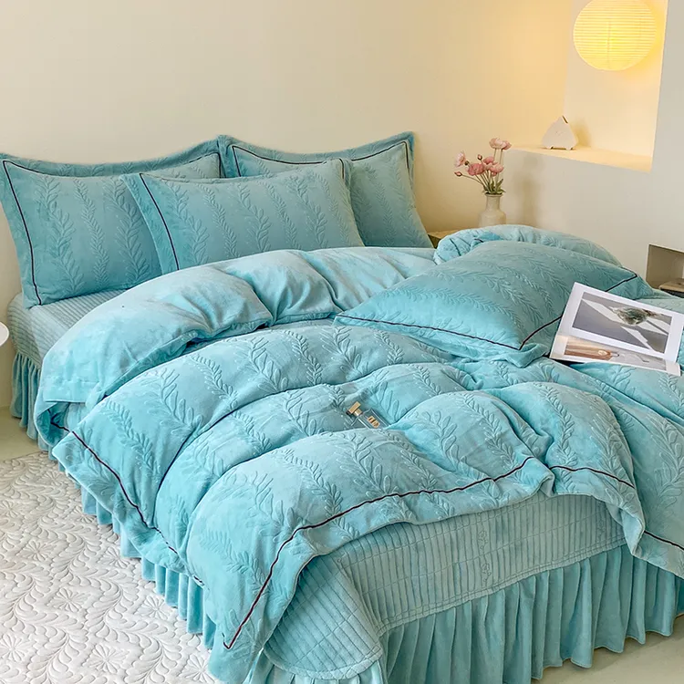 秋冬加厚保暖高克重牛奶绒四件套夹棉床盖款贴布绣珊瑚绒5D雕花绒