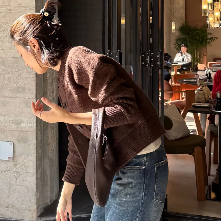 DE Mincollection栗棕毛衣/高密织羊毛混纺正肩圆领毛衣开衫59141
