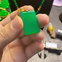 颈饰18K金镶嵌翡翠