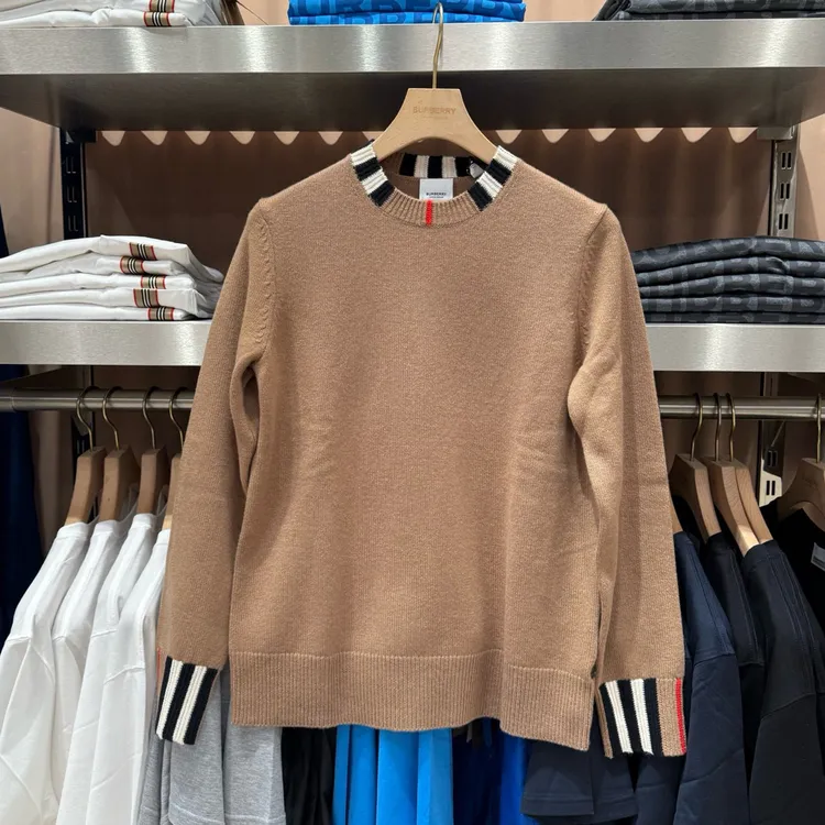 未使用 BURBERRY/博柏利 巴宝莉女装驼色圆领毛衣 80910381