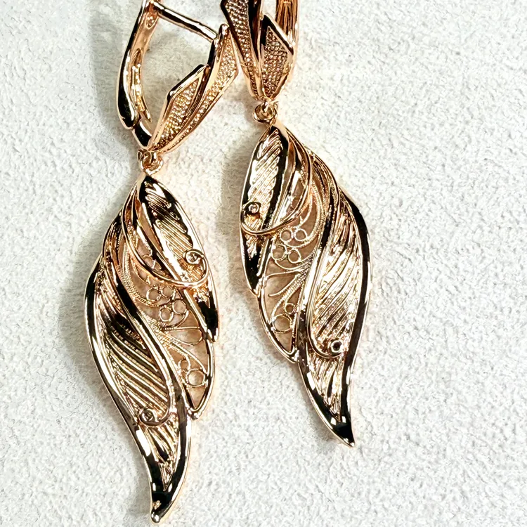 纯铜耳饰 新款时尚قاپلىما قىزىل ئالتۇن ھالقا