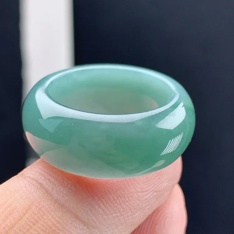优惠戒指内径20纯天然A货翡翠老坑冰种蓝绿色素面轮胎宽扳指环