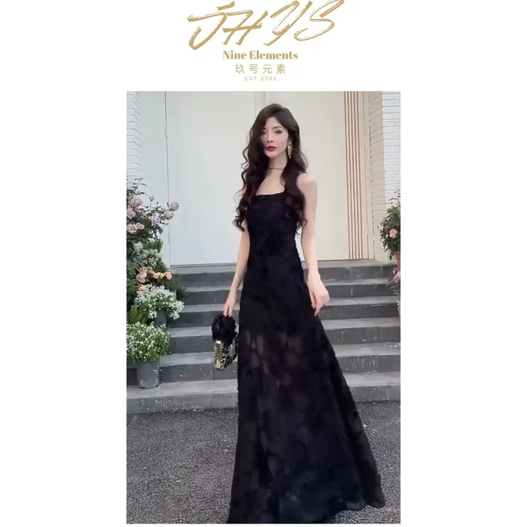 法式赫本风黑色蕾丝吊带连衣裙女洋气叠穿冷淡风气质初恋复古显瘦