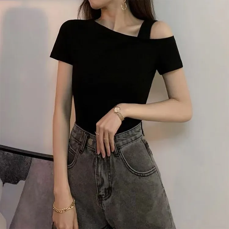 黑色斜领露肩短袖t恤女2025夏季设计感修身打底衫百搭显瘦上衣潮