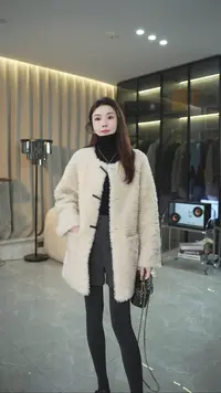 DYT HOME冬季皮毛一体中长款外套牛角扣时尚女装上衣毛绒立领法式