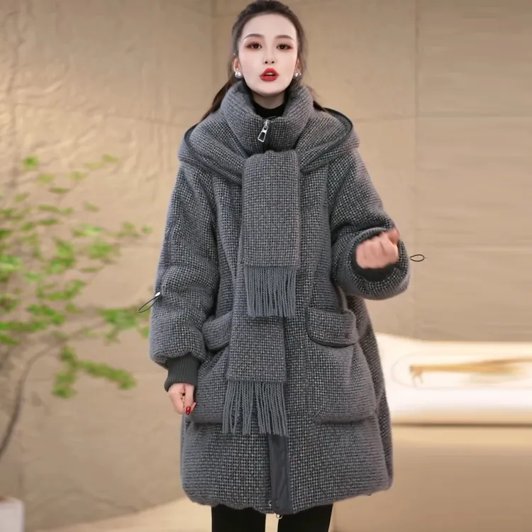轻奢风茧型羽绒服女配围巾2025年冬季新款连帽中长款加厚保暖外套