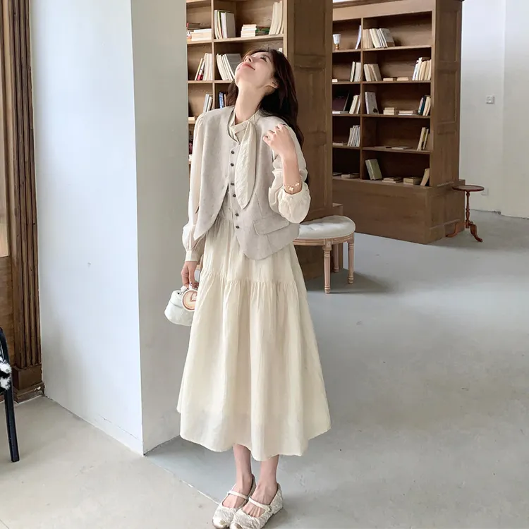 法式复古温柔风马甲连衣裙2025春秋新款小众气质显瘦文艺范套装裙