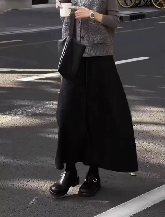 设计师款花苞裙女2025秋冬款松紧腰A字显瘦遮肉洋气流行半身裙