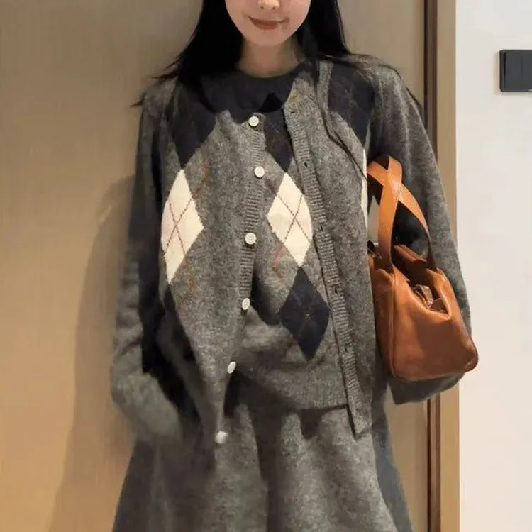 【返校生】菱格针织背心开衫慵懒复古A字半裙套装三件套