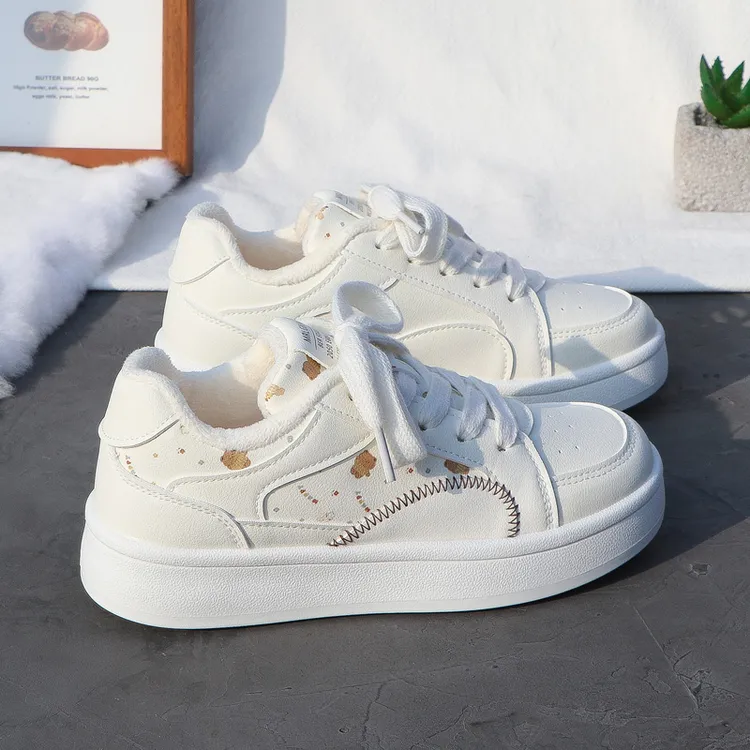 2025秋冬季小白鞋女加绒百搭保暖板鞋休闲学生运动鞋白色平底棉鞋