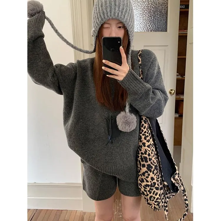 红人馆穿搭套装秋季2025超火减龄灰色一整套高级感针织两件套毛衣