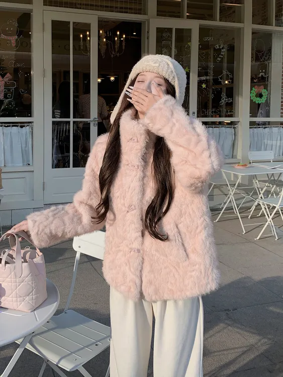 XIXIN‘粉雾软茸’定染浅粉色可爱翻领立领软糯毛毛外套