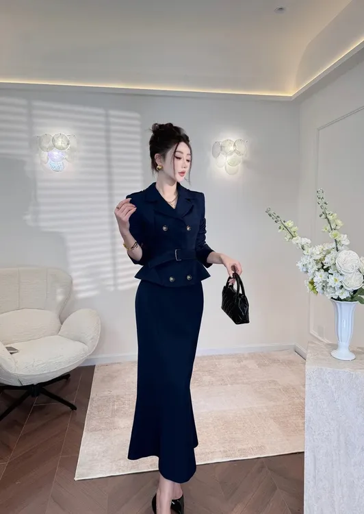【两件套】卡其名媛风连衣裙秋季西装法式时尚套装轻熟风早秋显瘦