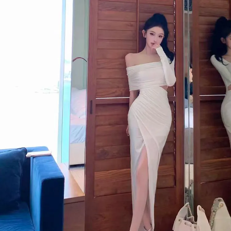 2025秋季新款高级感褶皱设计气质修身显瘦时尚小众长款开叉连衣裙