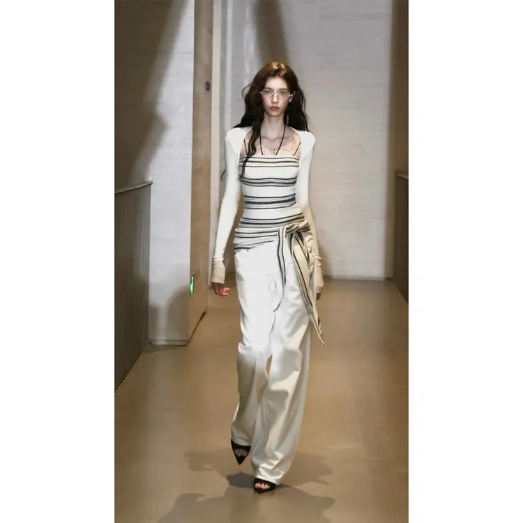 2026秋冬季新款条纹运动瑜伽弹力紧身保暖抹胸飘带长袖长裤套装