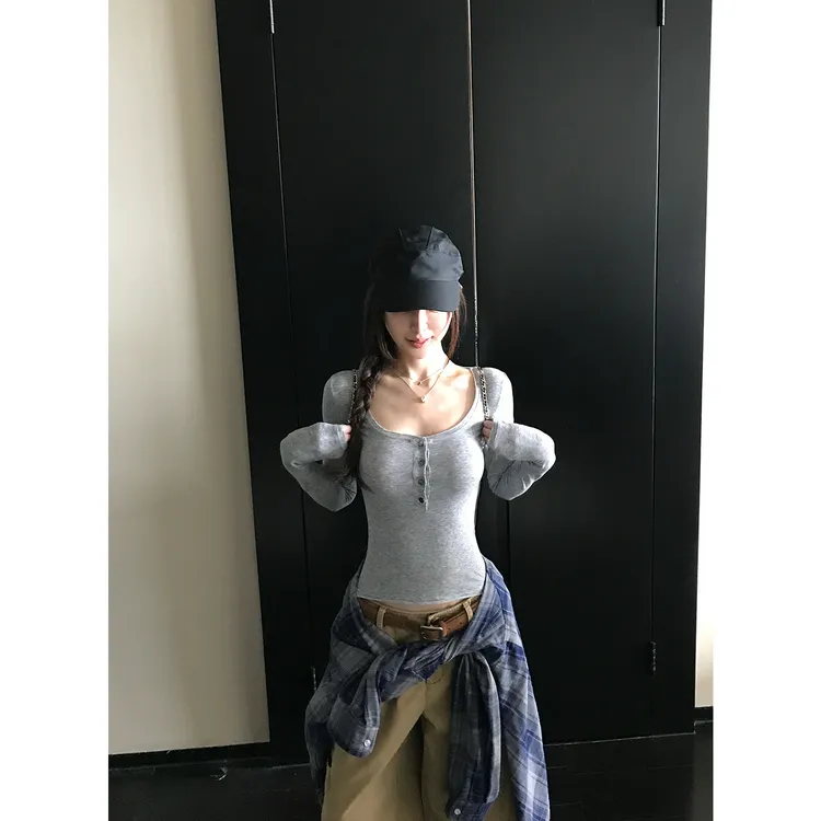 SKK“韩女亨利领”回头率收割机！辣到犯规纸片人亚麻正肩长袖打底衫