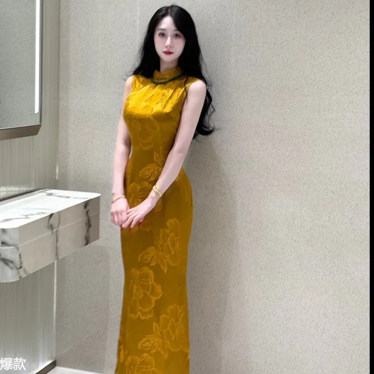 1画报夫人新中式国风旗袍重磅港工无袖提花连衣裙 黄金万两