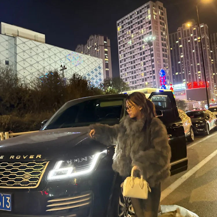 布鲁尔可双染色冬季仿狐狸腹部毛毛清冷感贵系短款外套