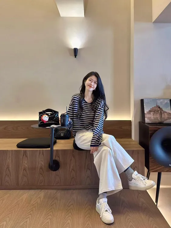 2025春夏新款韩系慵懒松弛感条纹长袖上衣高腰休闲直筒裤两件套