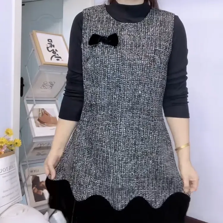 新款打底衫长袖气质显瘦女士秋冬保暖桃子图案背心连衣裙