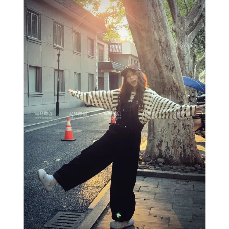 【乌冬原创】“结构主义”独家自打版香蕉裤背带裤超显瘦+条纹卫衣～