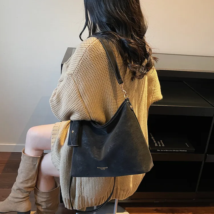 女托特包通勤风软皮纯色简约风单肩斜跨包简约大容量包包