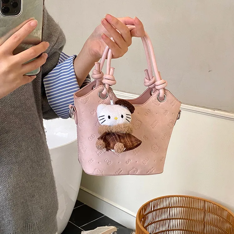 复古气质斜挎包包女2025新款潮流百搭通勤包单肩包黑色手提水桶包