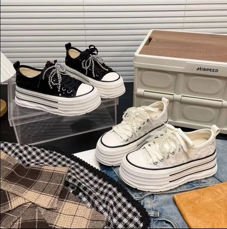 百搭厚底增高松糕小白鞋女2025春季透气网面亮片珍珠休闲板鞋