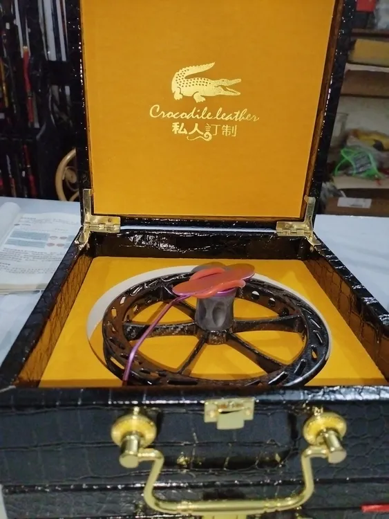 碳纤维手拨轮。筏钓轮，15cm。重78克。陶瓷轴承。钛合金轮座。