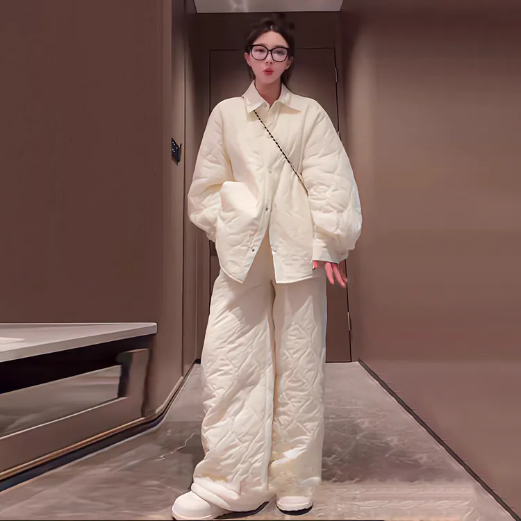 网红爆款加绒加厚运动套装2025新款女秋冬韩版宽松翻领棉服两件套