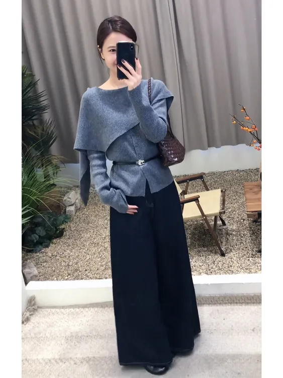 韩系早秋穿搭轻奢高级感大方得体休闲松弛感小香风灰色针织上衣女