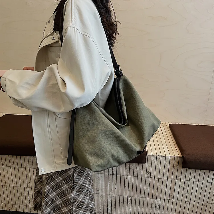 新款女士韩版通勤文艺单肩斜跨大容量网红斜挎包托特包小众休闲