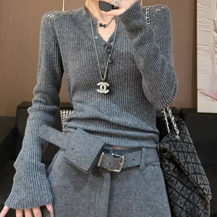 潮流修身显瘦百搭纯色长袖针织衫女2025冬季新款减龄设计感衣服