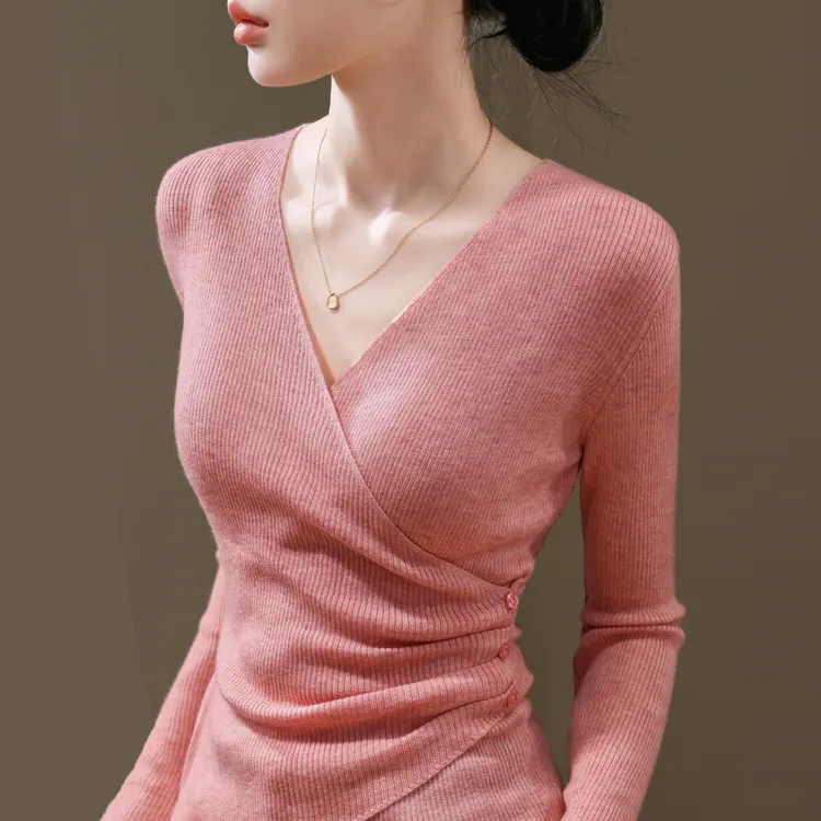 羊毛针织打底衫女秋冬2025新款不规则设计感交叉v领粉色软糯毛衣