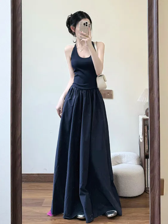 法式蓝色挂脖吊带连衣裙子女夏季2025年新款修身收腰显瘦气质长裙